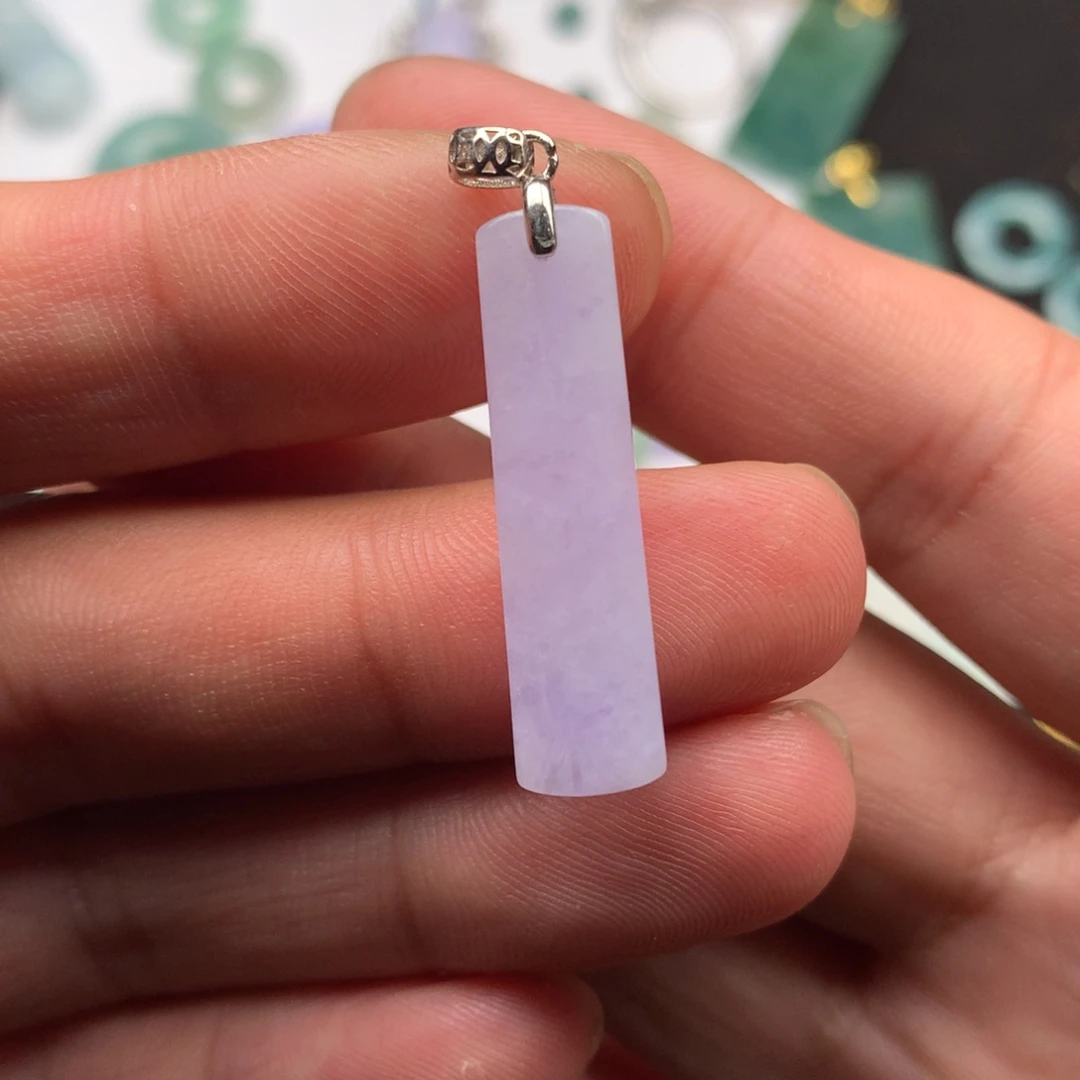 翡翠颈饰足铂镶嵌?***富