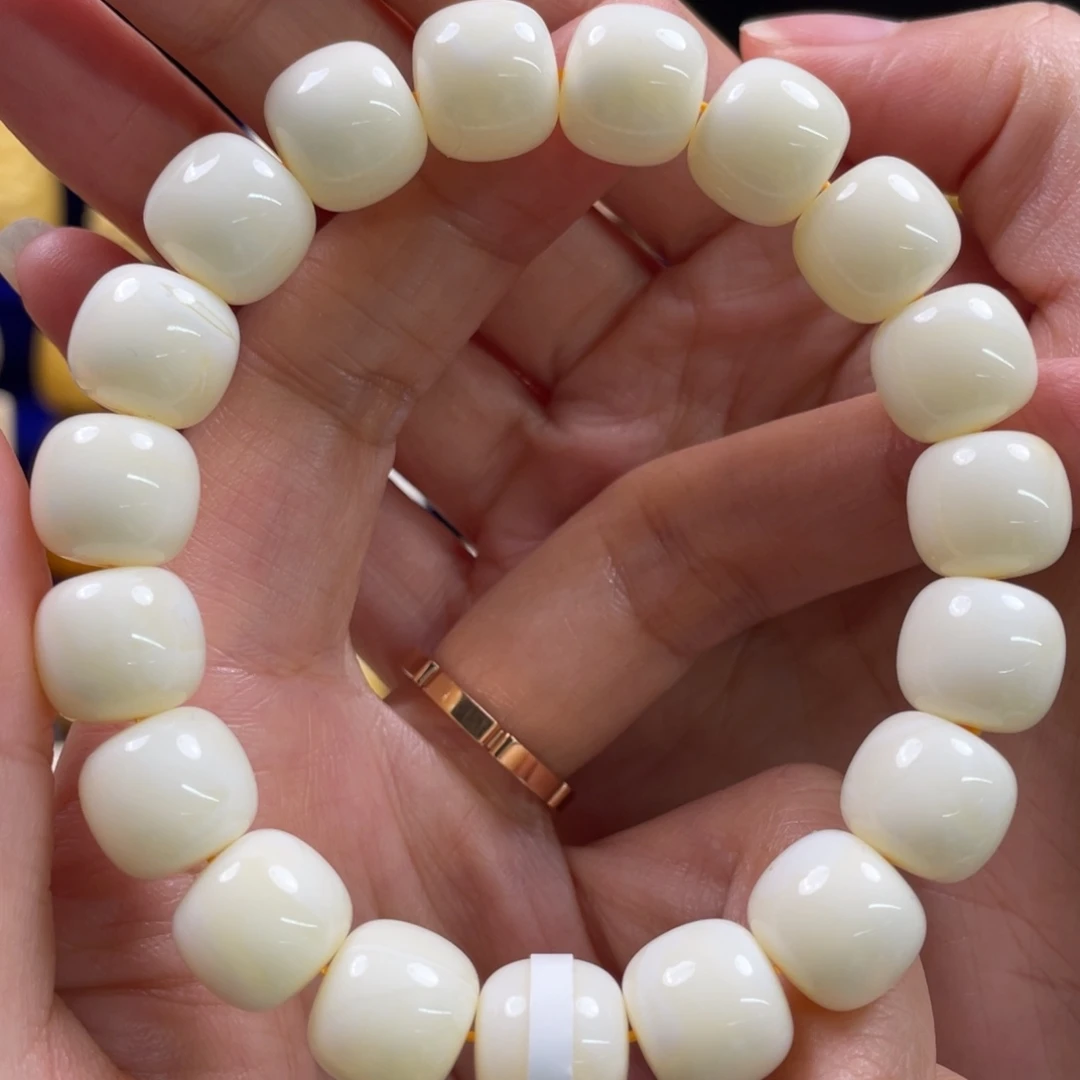 琥珀未镶嵌裸石琥珀蜜蜡