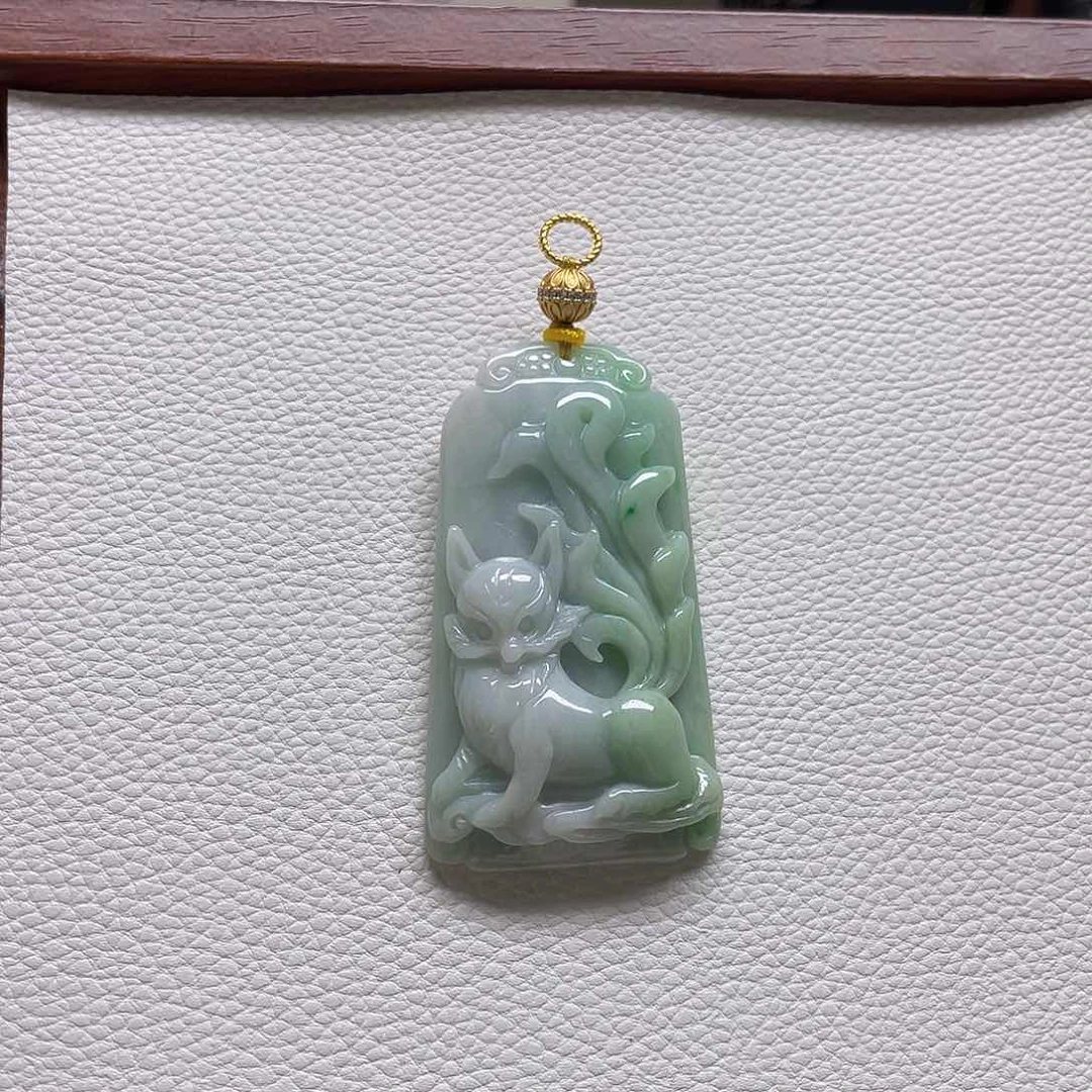 翡翠未镶嵌颈饰翡翠狐狐吊坠