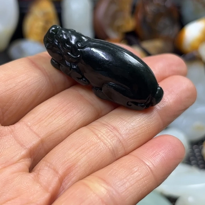 和田玉未镶嵌颈饰15.6 克