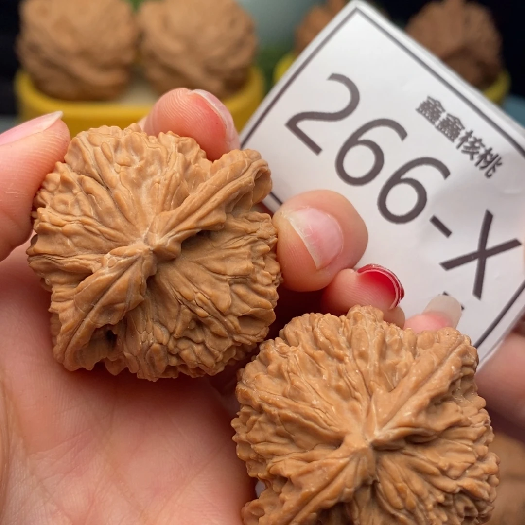 桃核把件白狮子41……