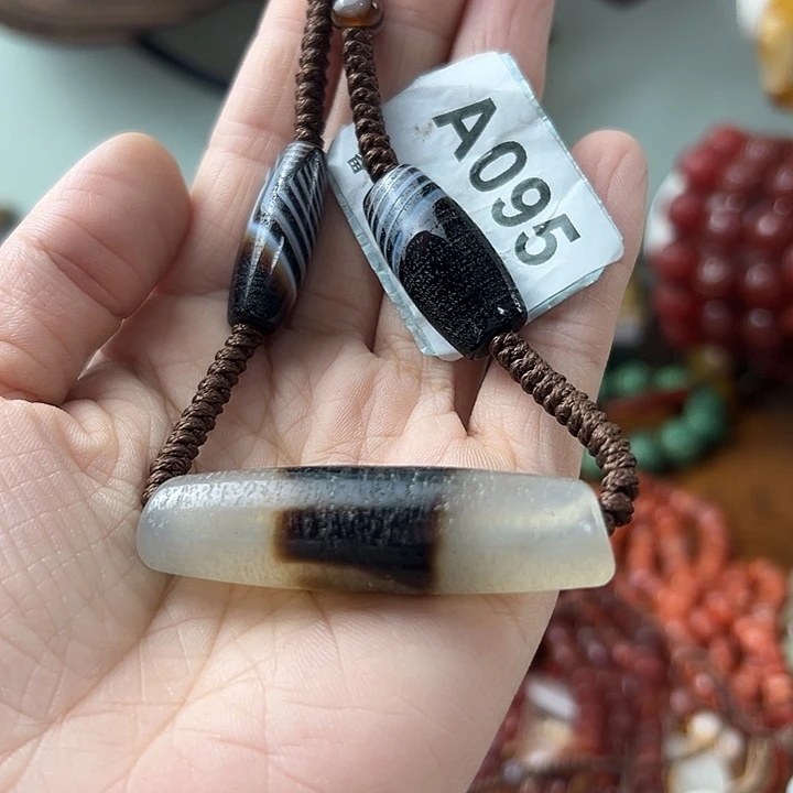 玛瑙/玉髓合金颈饰