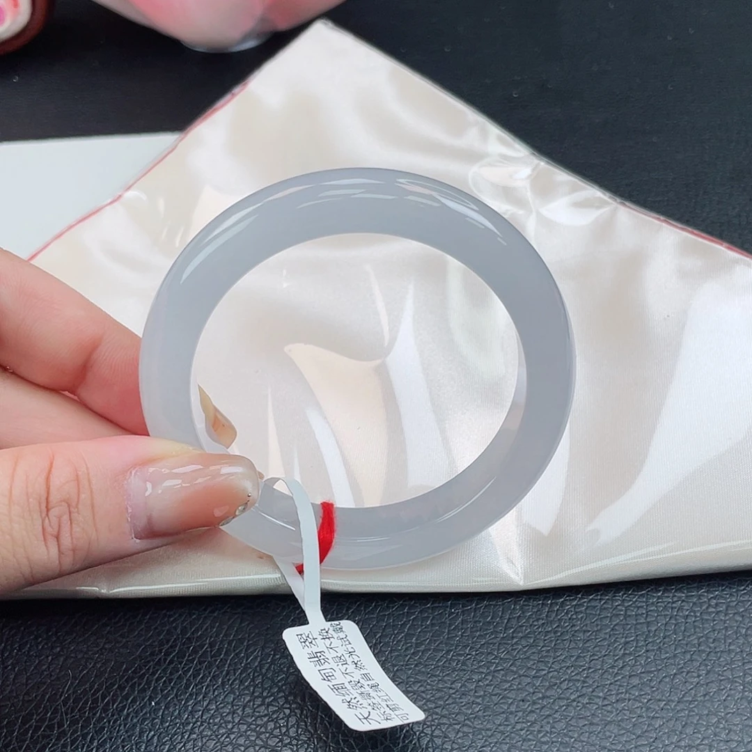 翡翠未镶嵌手镯55.8正圈淡蓝果冻胶