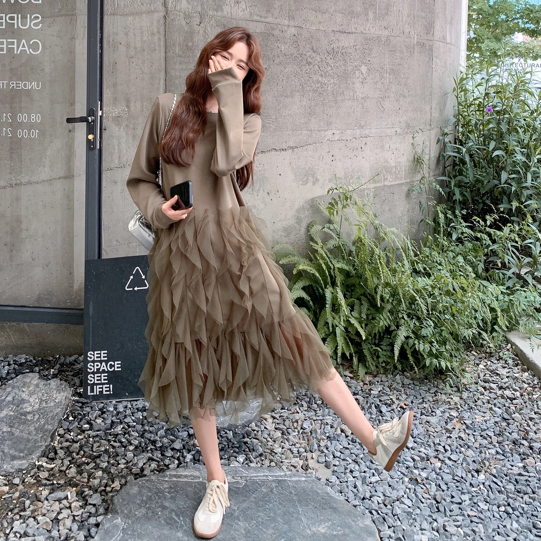 卡其绿网纱洋气T恤连衣裙女2025秋冬新款气质流行小个子超火裙子