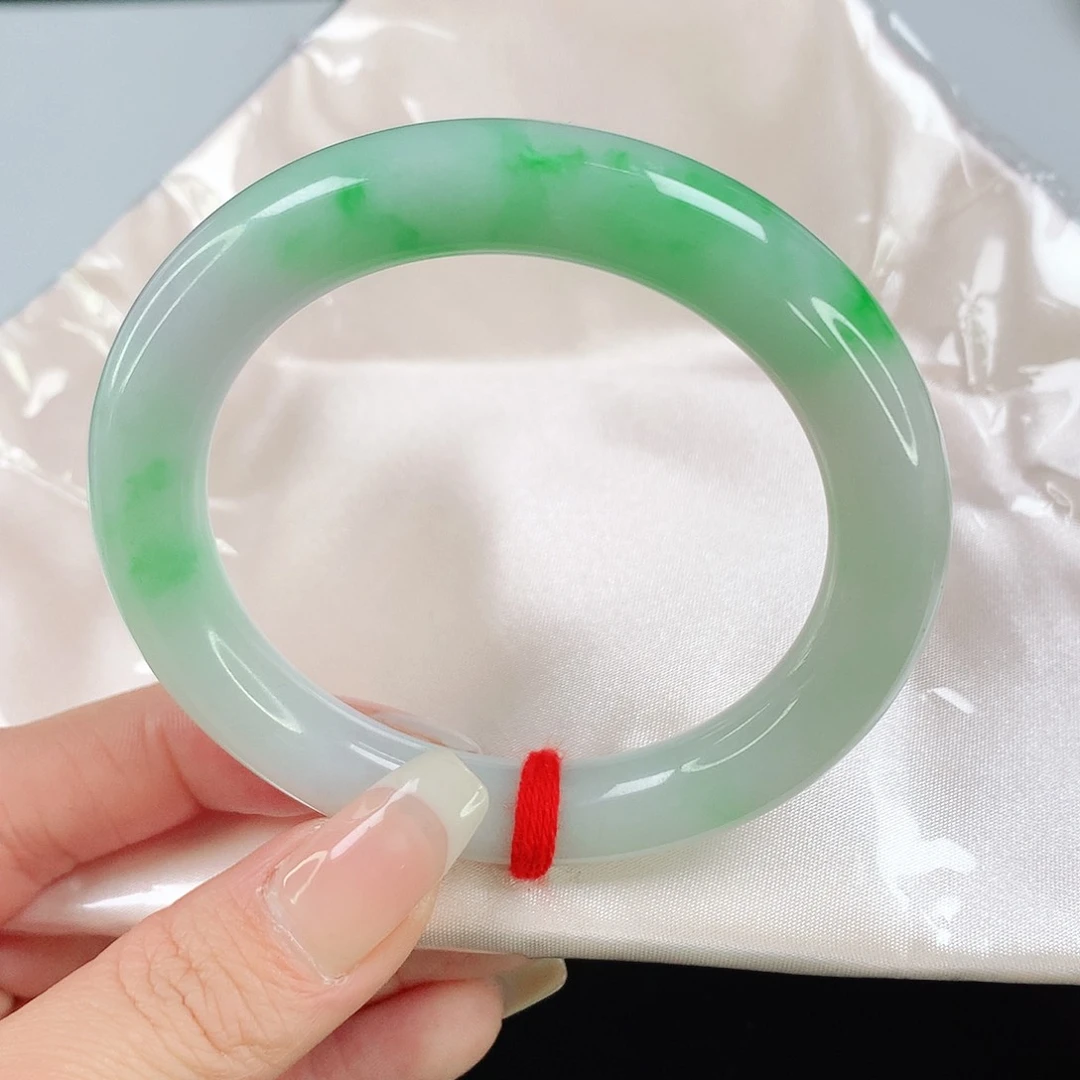 翡翠手镯未镶嵌啷***浪5135翡翠