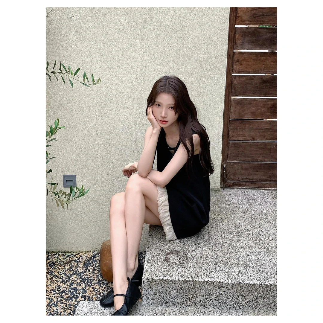 法式背心小黑裙气质减龄温柔风夏季新款小香风撞色显瘦裙子连衣裙