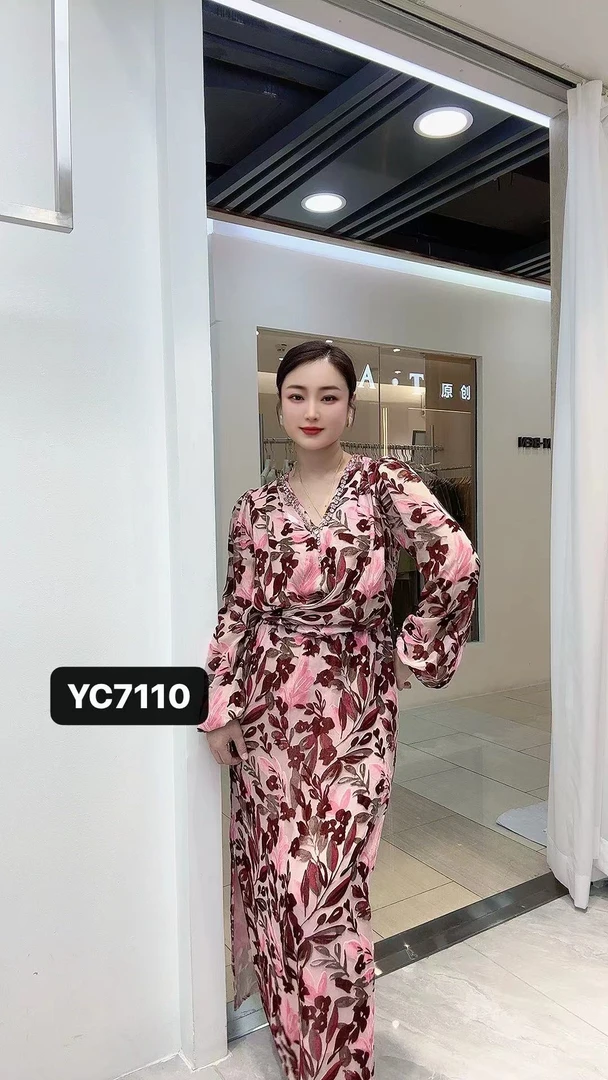 【圣沐云】桑蚕丝丝绒V领烧花连衣裙YY-7110