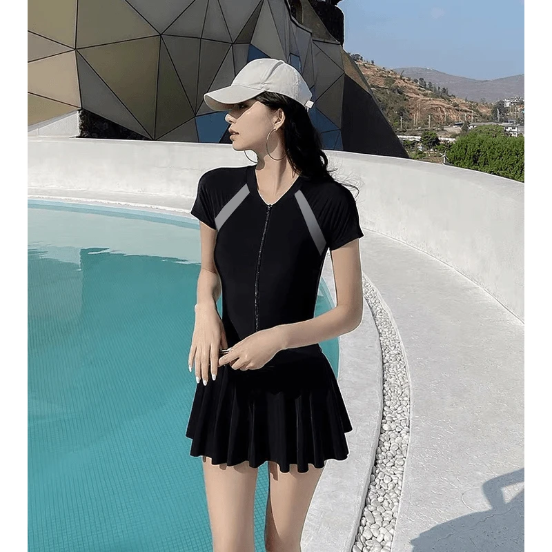 连体泳衣夏季新款女ins网红保守韩版遮肚时尚大码泳装拼接游泳衣