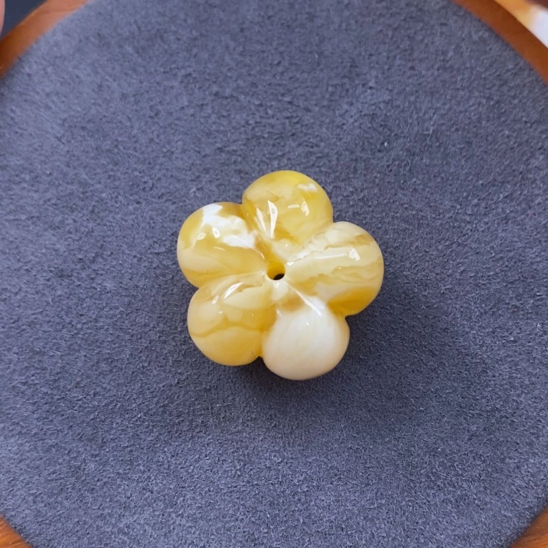 未镶嵌琥珀裸石睡*了蜜蜡