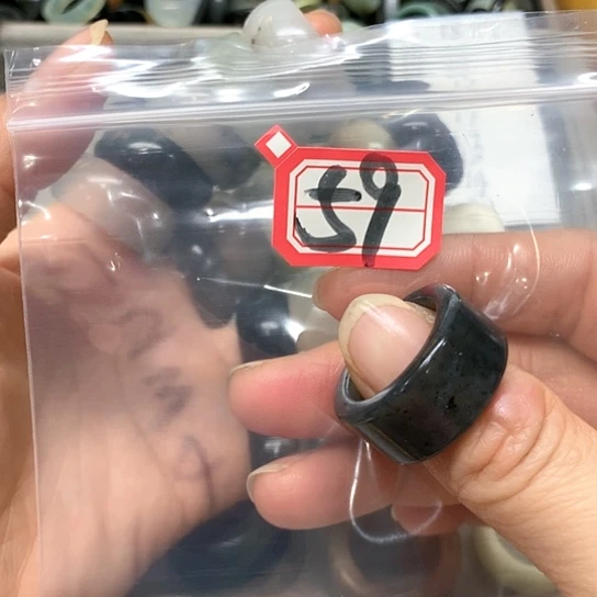 蛇纹石玉戒指未镶嵌枯*?