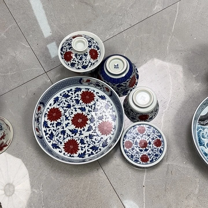 瓷片釉里红缠枝莲五件套