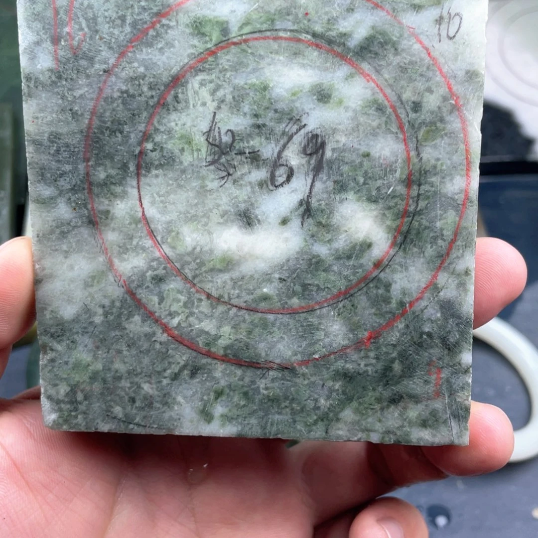 未镶嵌独山玉定制手镯