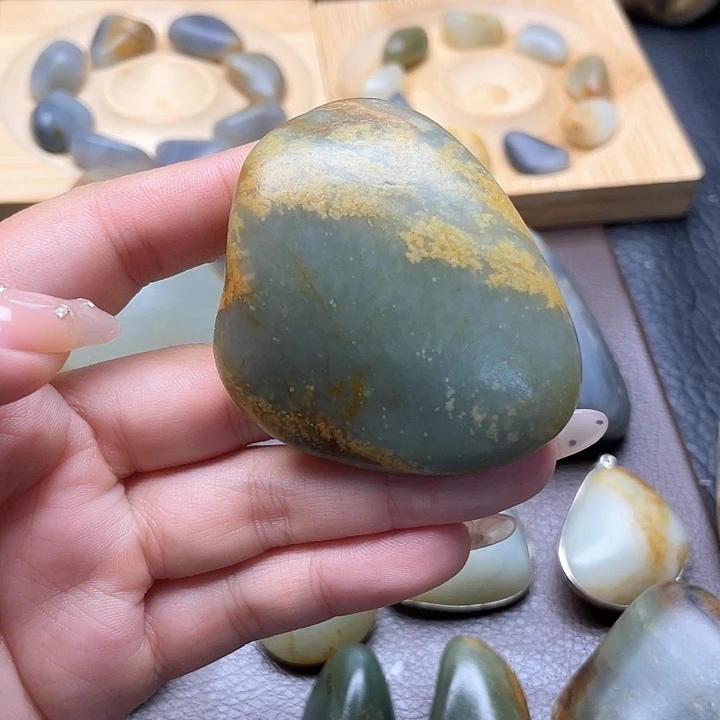 和田玉未镶嵌颈饰14