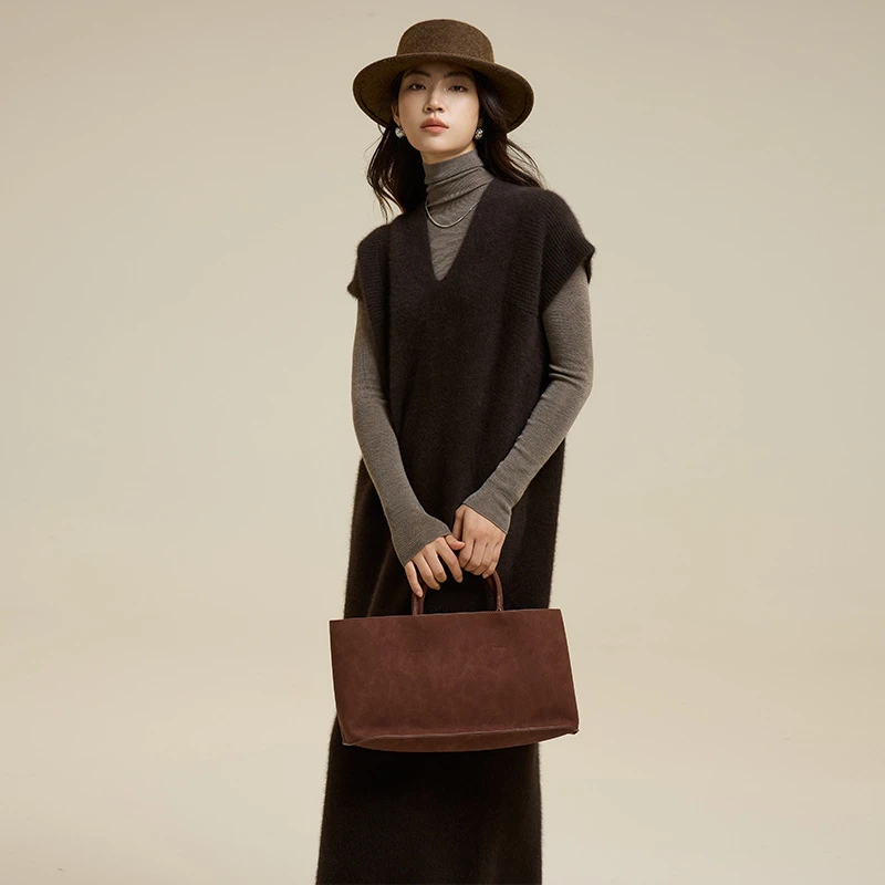 法式浣熊绒针织背心裙厚秋冬女装羊毛长裙内搭打底毛衣V领连衣裙