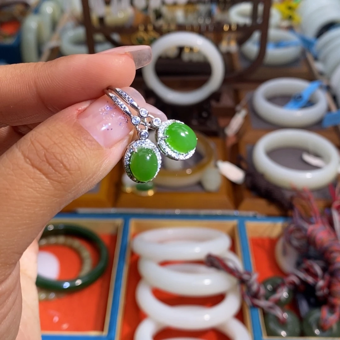 和田玉未镶嵌耳饰