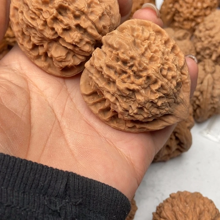 文玩核桃把件朝*官帽