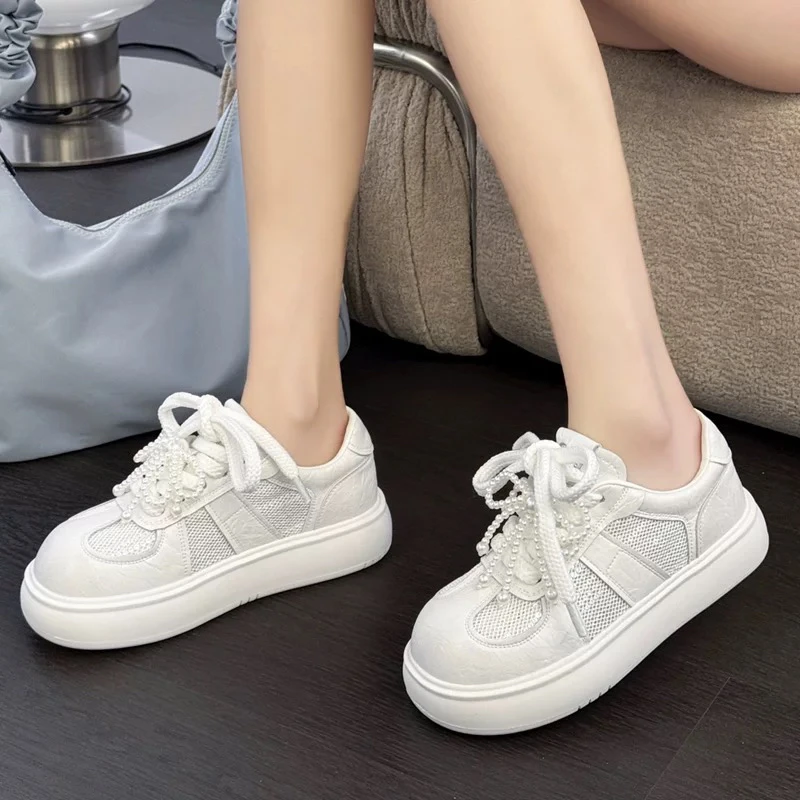 亮点女人2025春夏新款百搭透气网面轻便软底休闲运动板鞋