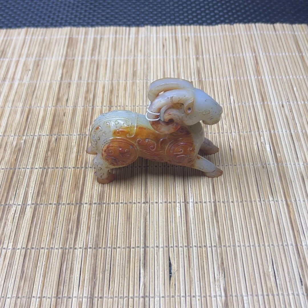 和田玉未镶嵌把件