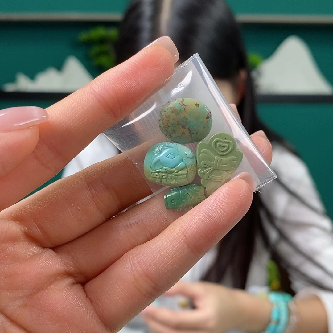 绿松石未镶嵌珠宝奇石