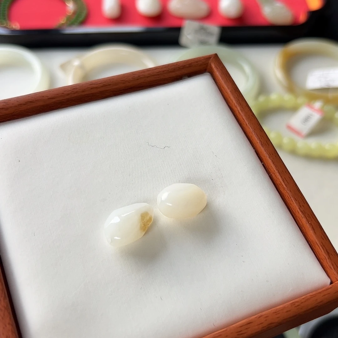 和田玉未镶嵌吊坠(不含链)买断不退不换