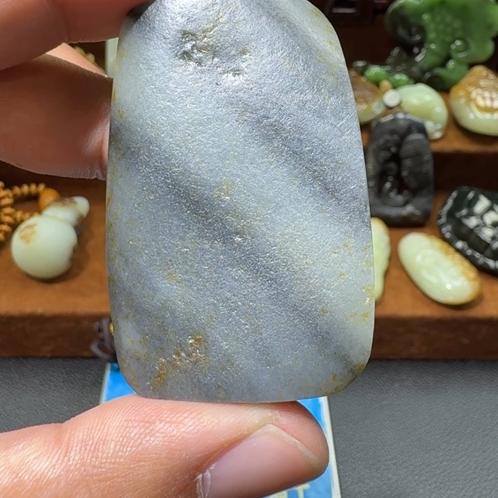 打***板和田玉未镶嵌把件