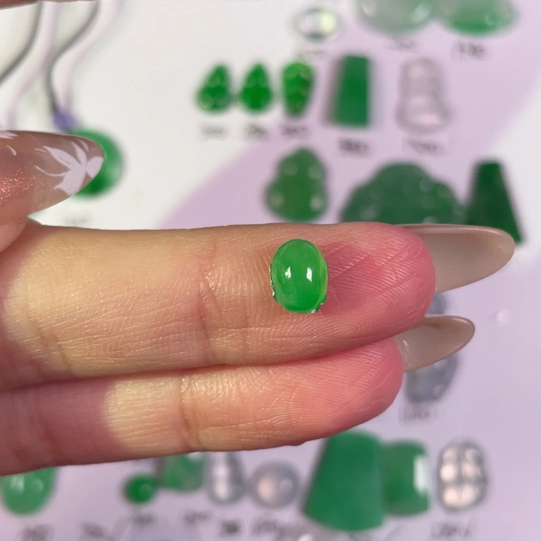 翡翠未镶嵌颈饰裸石