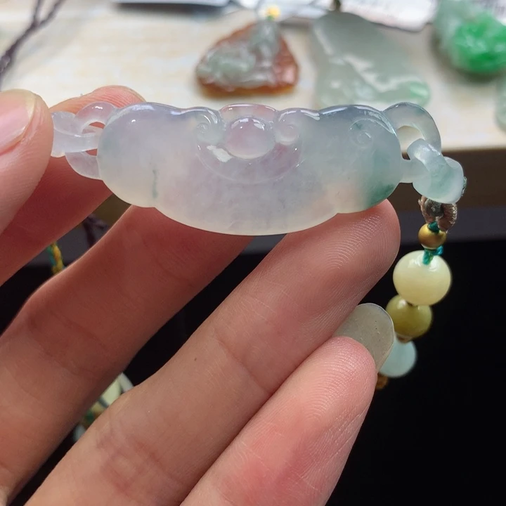 翡翠未镶嵌颈饰吊坠