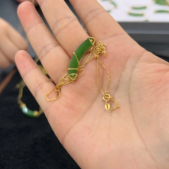 颈饰未镶嵌和田玉