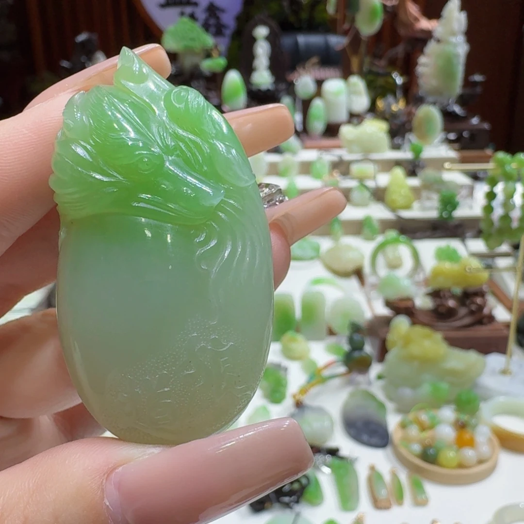 和田玉（翠青玉）未镶嵌颈饰翠青狼道