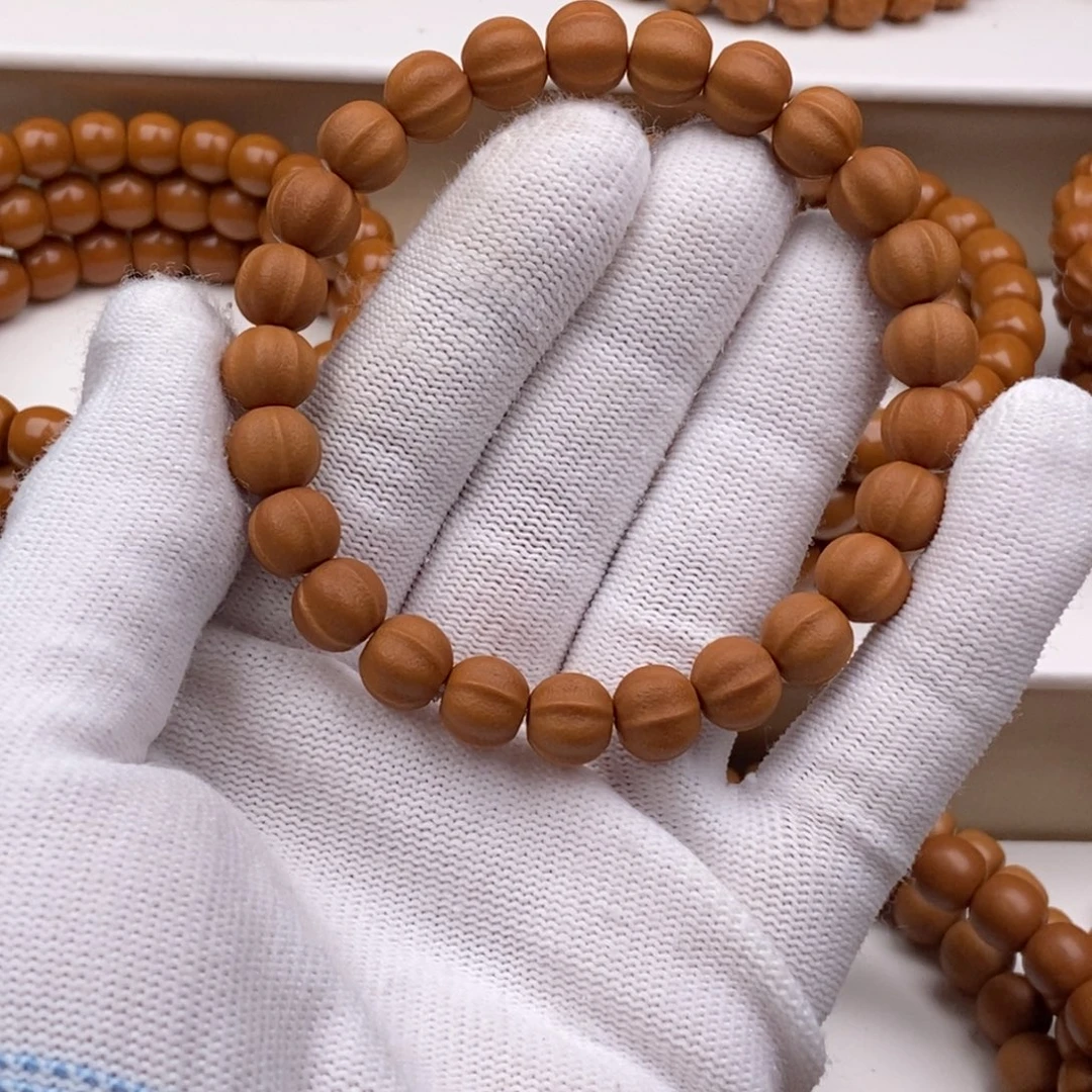 红***猴头核桃手串麻皮鲨鱼