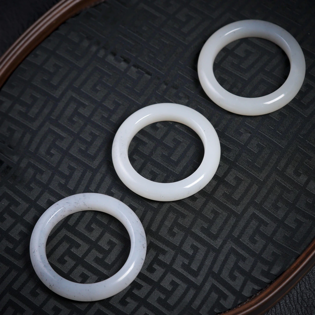 【诗蓉】星辰赋·典藏级和田玉点墨手镯AS1981条宽13*10多样性发其一