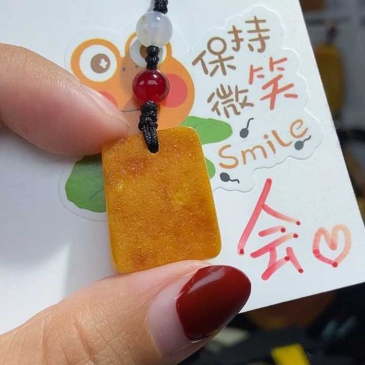 未镶嵌琥珀珠宝奇石