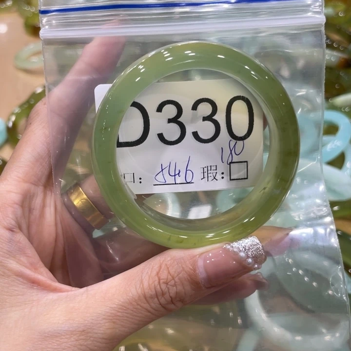 未镶嵌蛇纹石玉手镯卖**璐