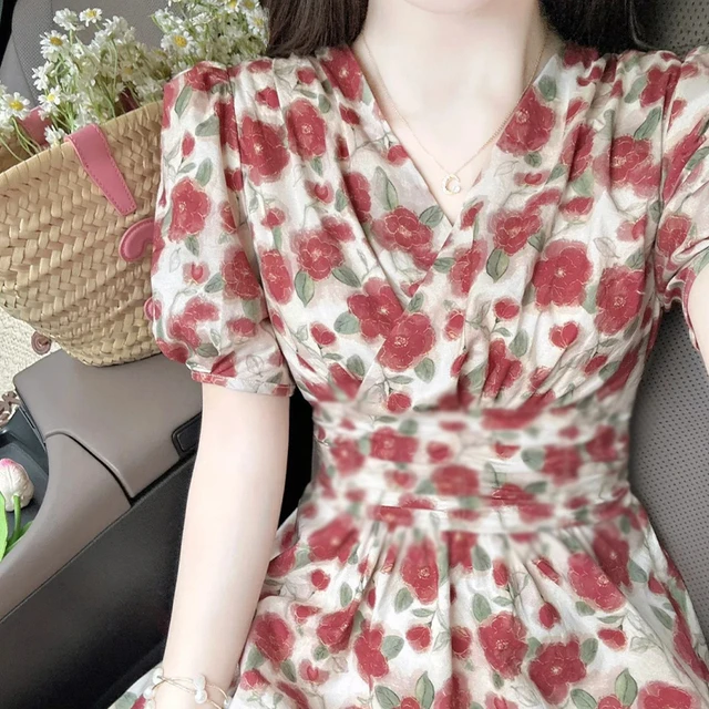 温柔甜美碎花V领泡泡袖连衣裙女夏季法式气质小个子收腰显瘦长裙