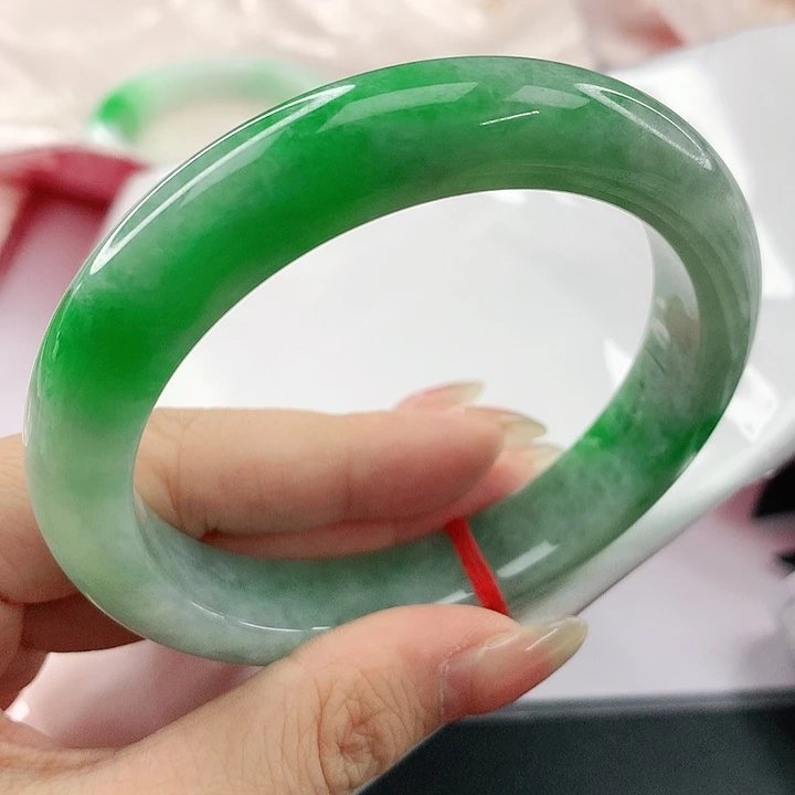未镶嵌手镯翡翠，927
