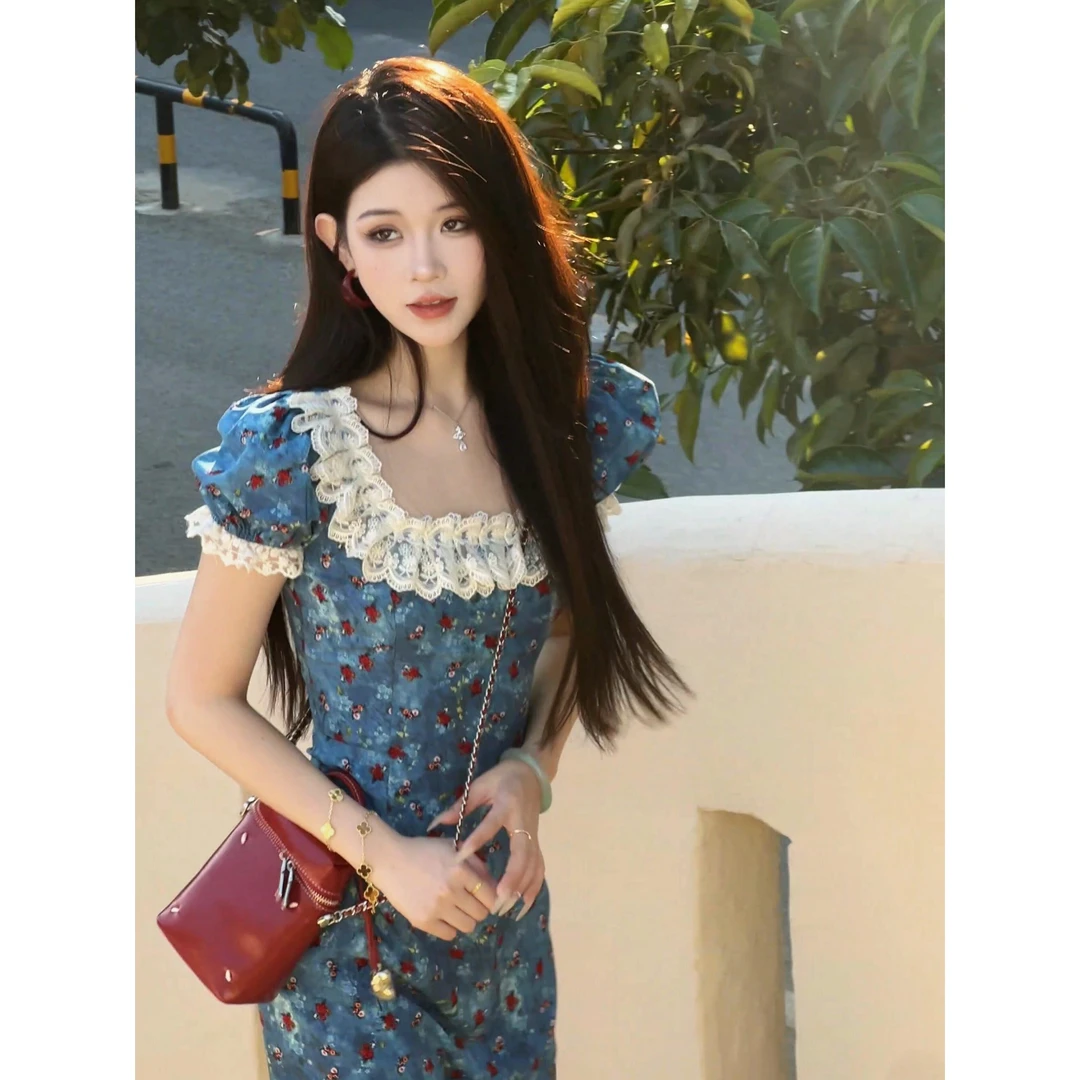 法式甜美纯欲欧若风蕾丝方领泡泡袖连衣裙女多巴胺掐腰茶歇碎花裙