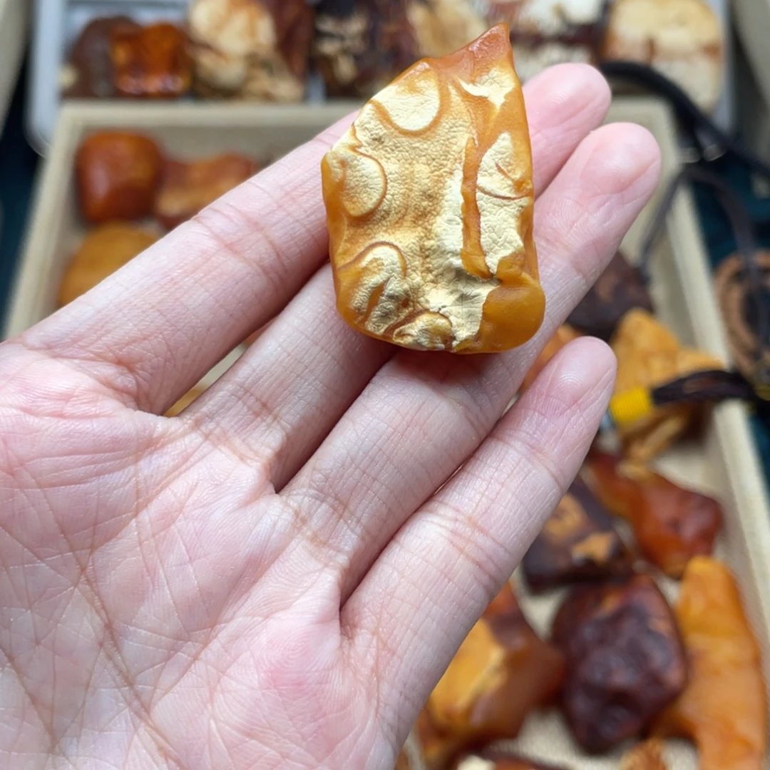 琥珀未镶嵌珠宝奇石