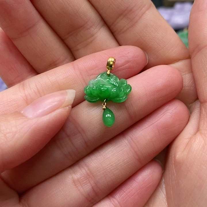 翡翠颈饰未镶嵌吊坠