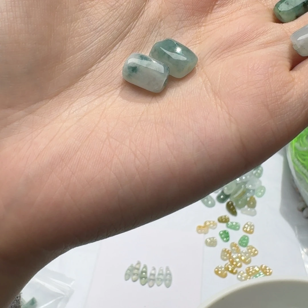 未镶嵌挂件翡翠田**?