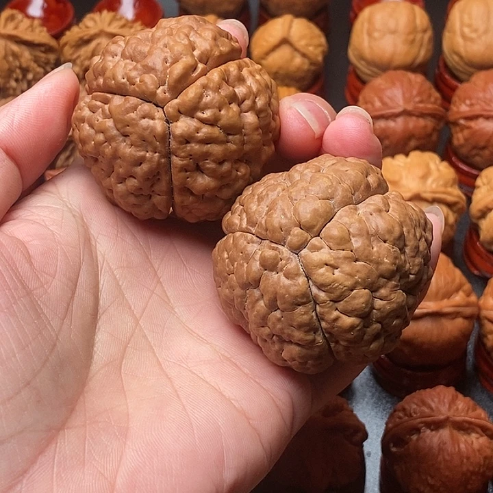 文玩核桃吊坠脑膜金刚