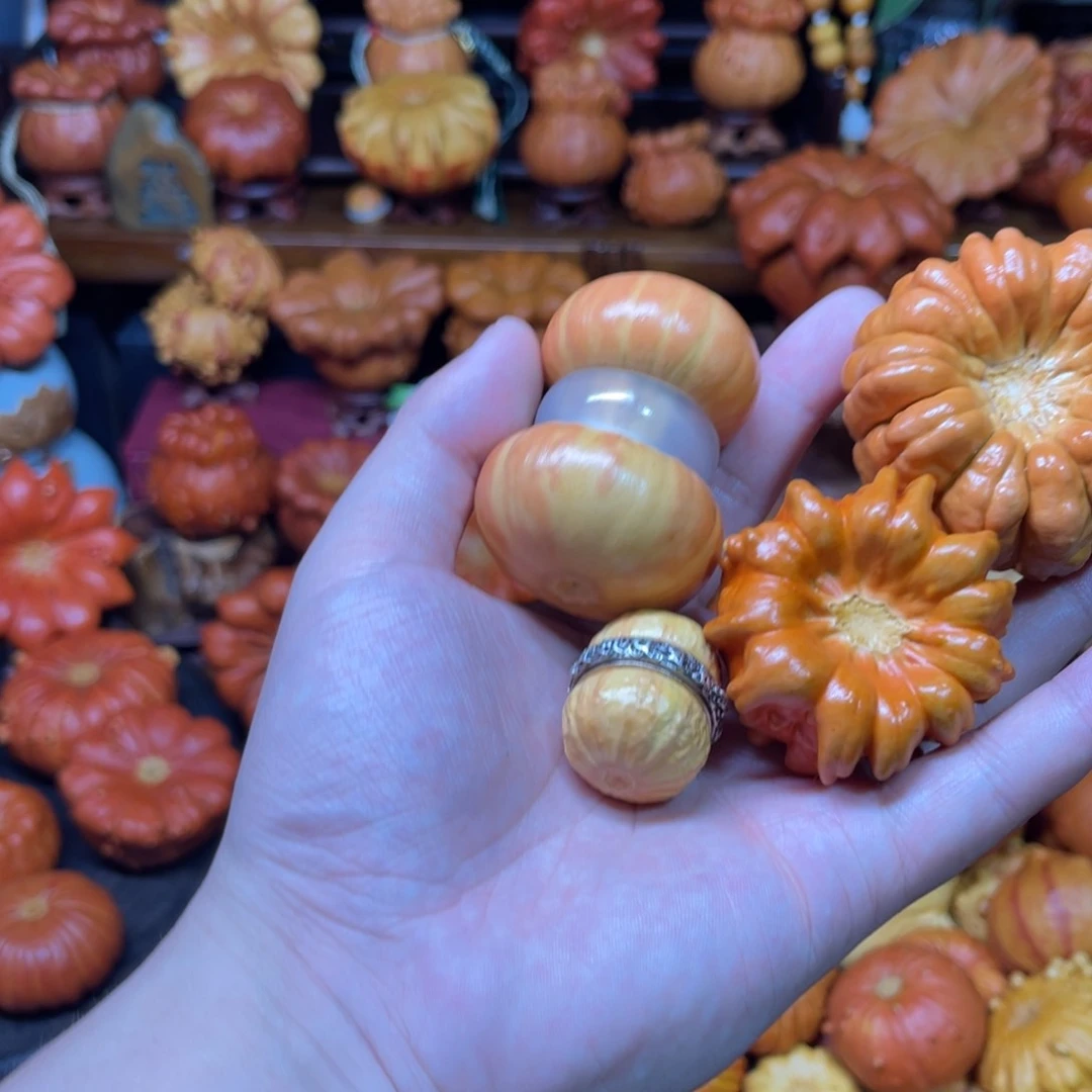 L****Ꙫ哈喽哈喽葫芦好看葫芦好看哈喽哈喽