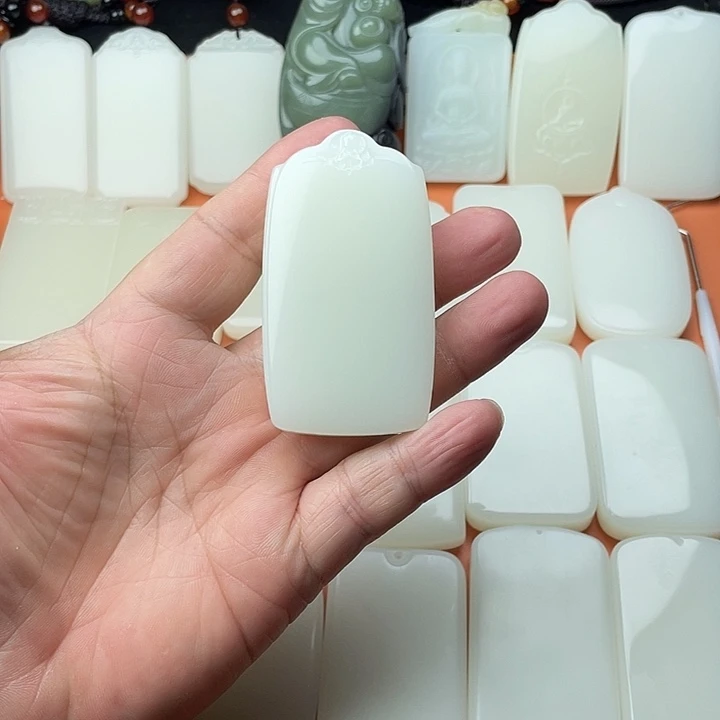 新疆平安无纸牌精品吊坠