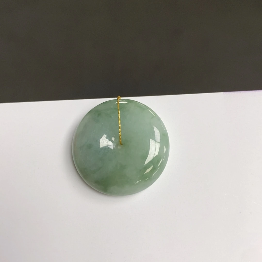 翡翠未镶嵌颈饰平安扣