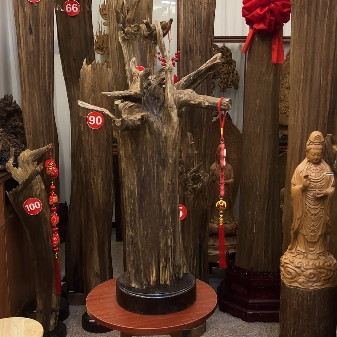 沉香摆件长****哥沉香摆件➕底座