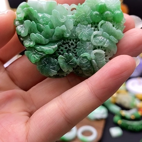 翡翠未镶嵌颈饰翡翠吊坠
