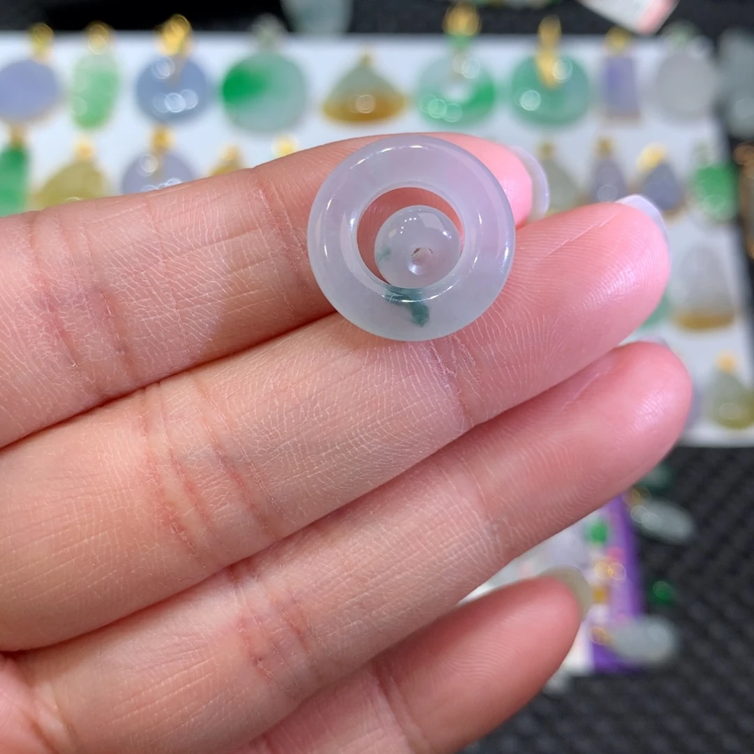 翡翠颈饰未镶嵌翡翠吊坠的未镶嵌