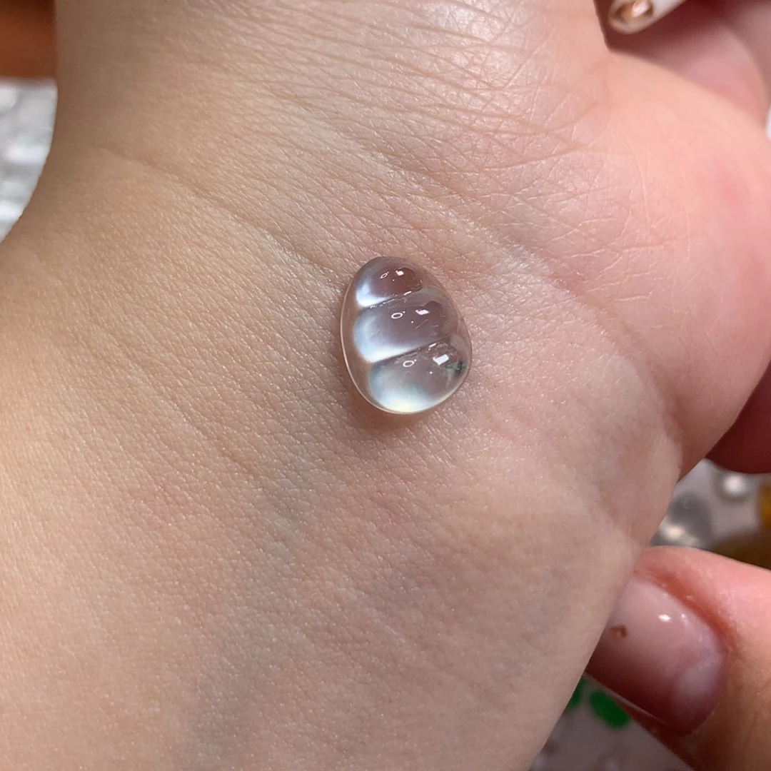 翡翠未镶嵌颈饰白冰胖墩飘绿豆