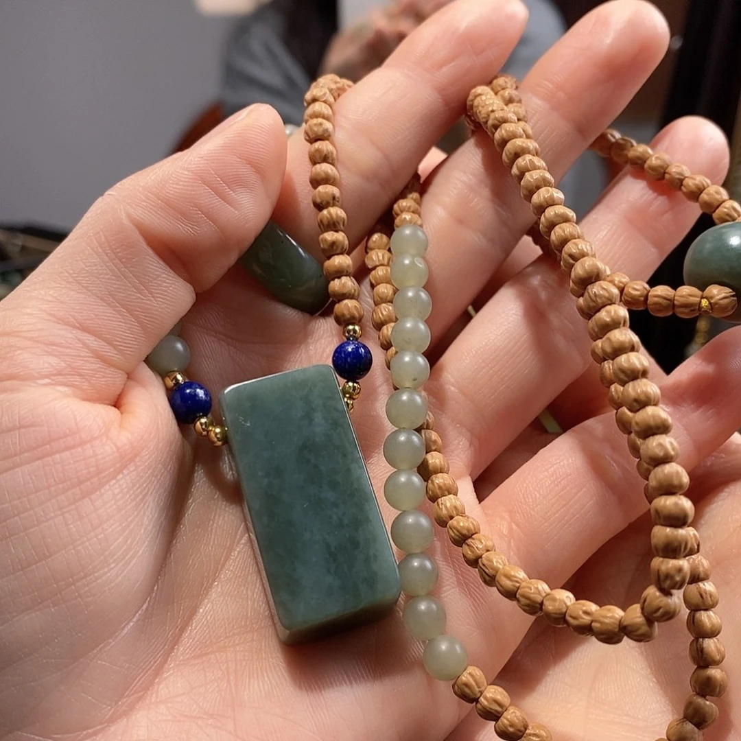 颈饰未镶嵌和田玉