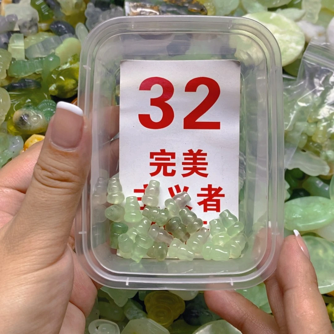 蛇纹石玉吊坠足银镀金镶嵌