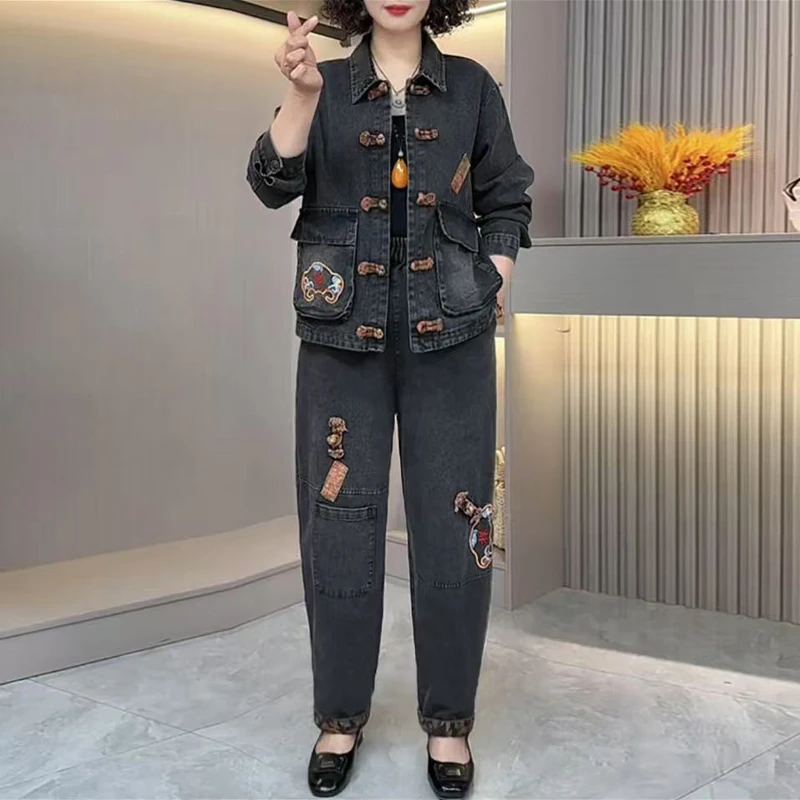 2025年春季新品水洗软牛仔国风盘扣刺绣套装宽松显瘦妈妈装复古